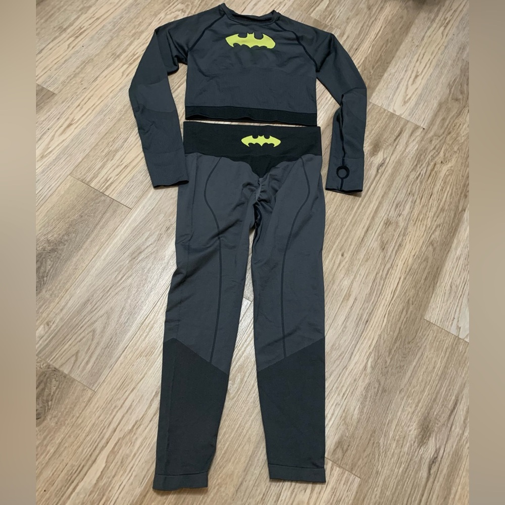 DC Comics Batgirl Batman Yoga Workout Crop Top Set NWOT Womens XL